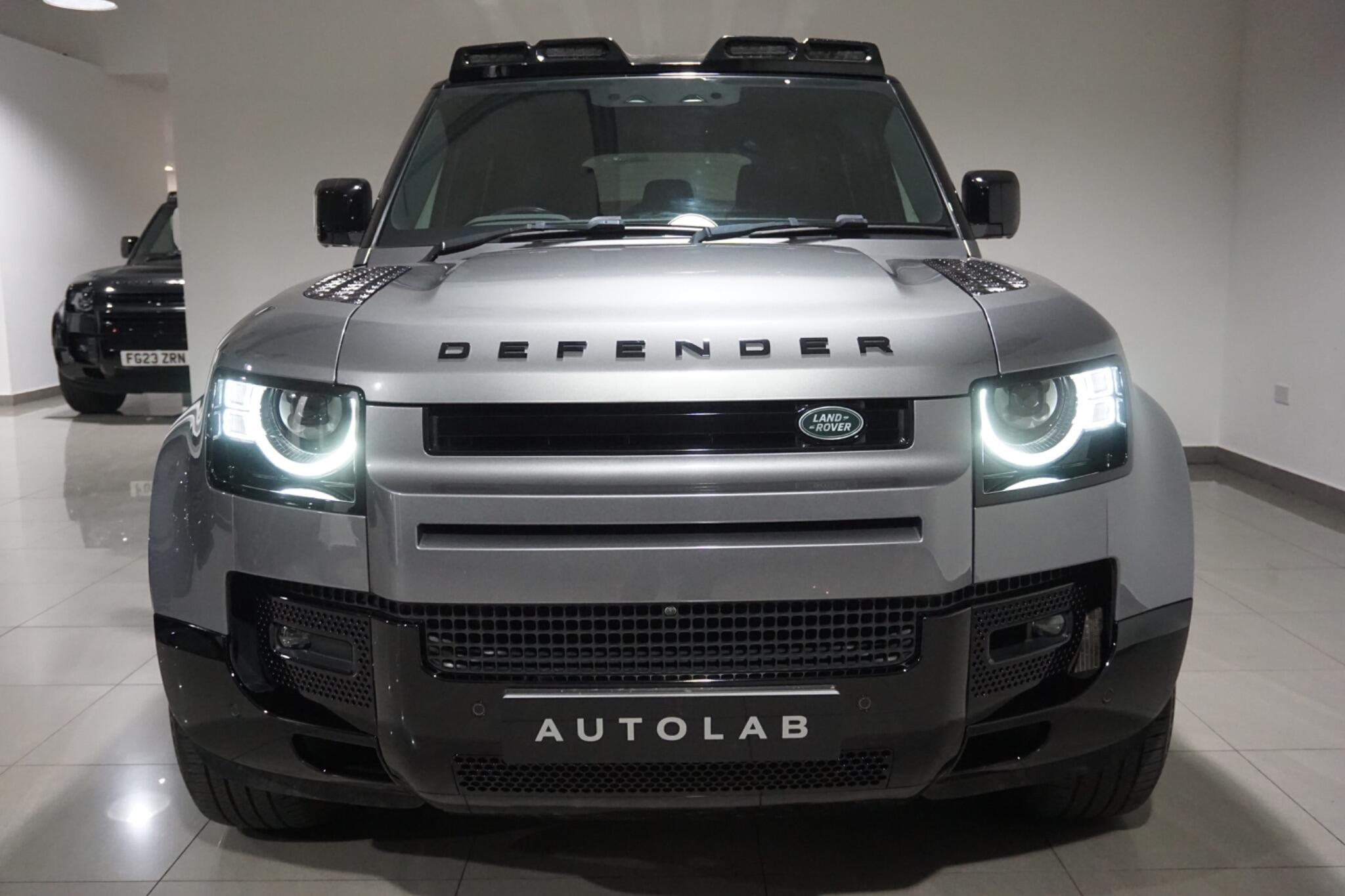 Land Rover Defender 110 3.0 D300 MHEV X-Dynamic SE SUV 5dr Diesel Auto 4WD Euro 6 (s/s) (300 ps)